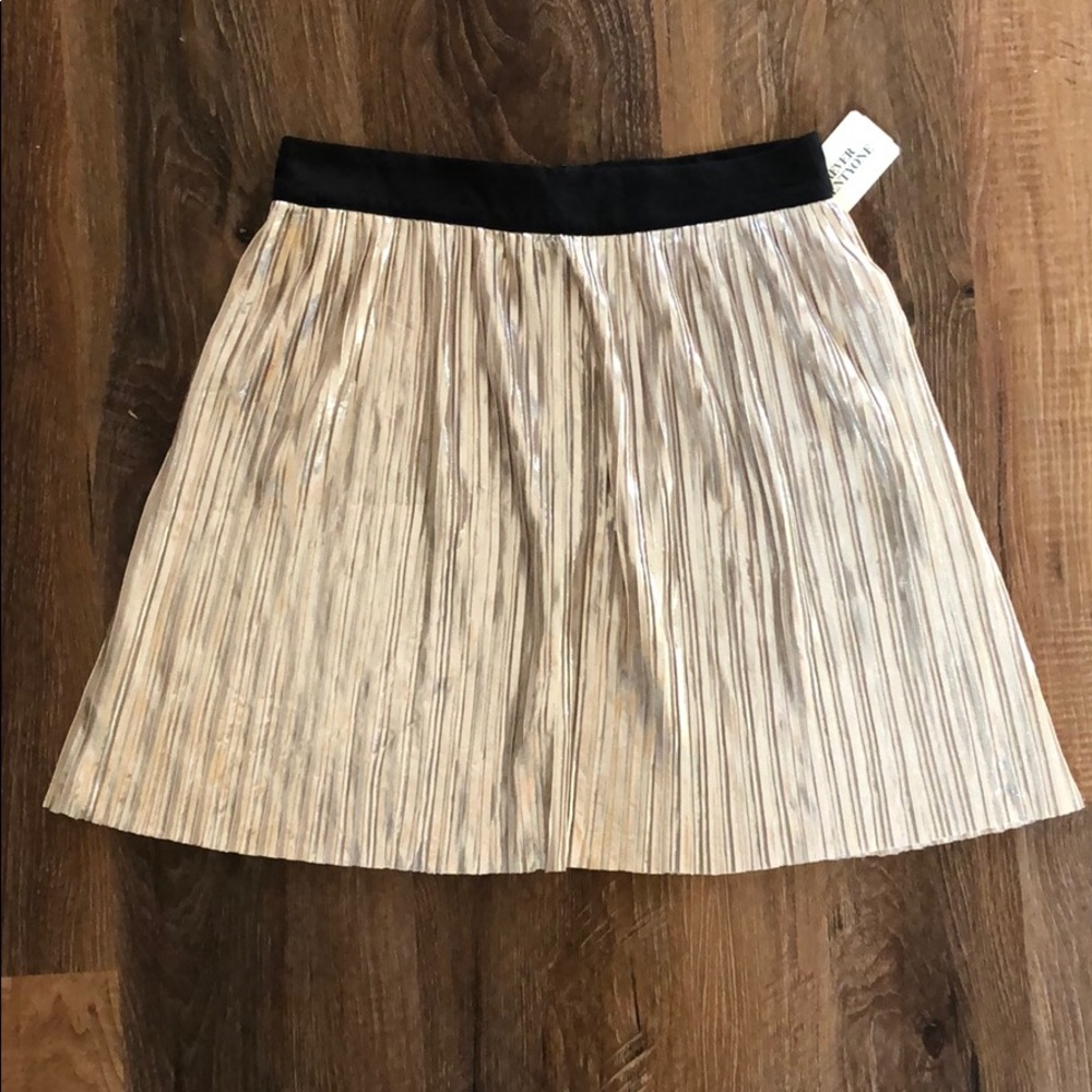 Forever 21 pleated gold skirt